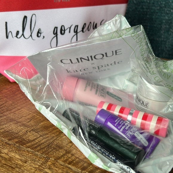 New in packaging Clinique x kate spade New York set - Picture 6 of 6